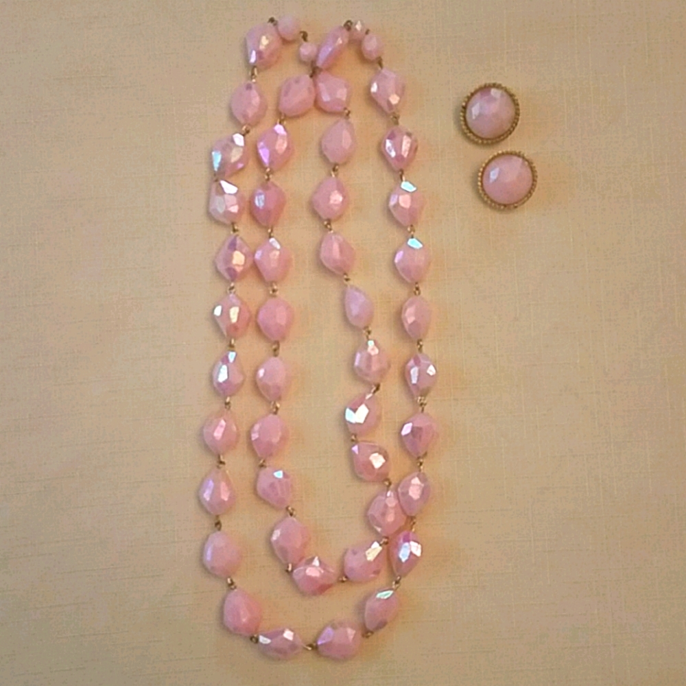 Pearlescent pink beaded necklace and earrings